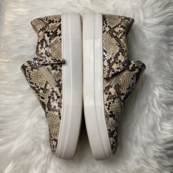 Steve Madden Zip snake print sneakers - Picture 2 of 6